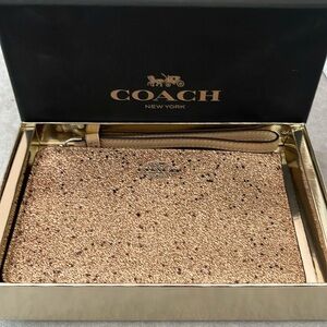 Coach Wristlet🌟Gold Sparkle